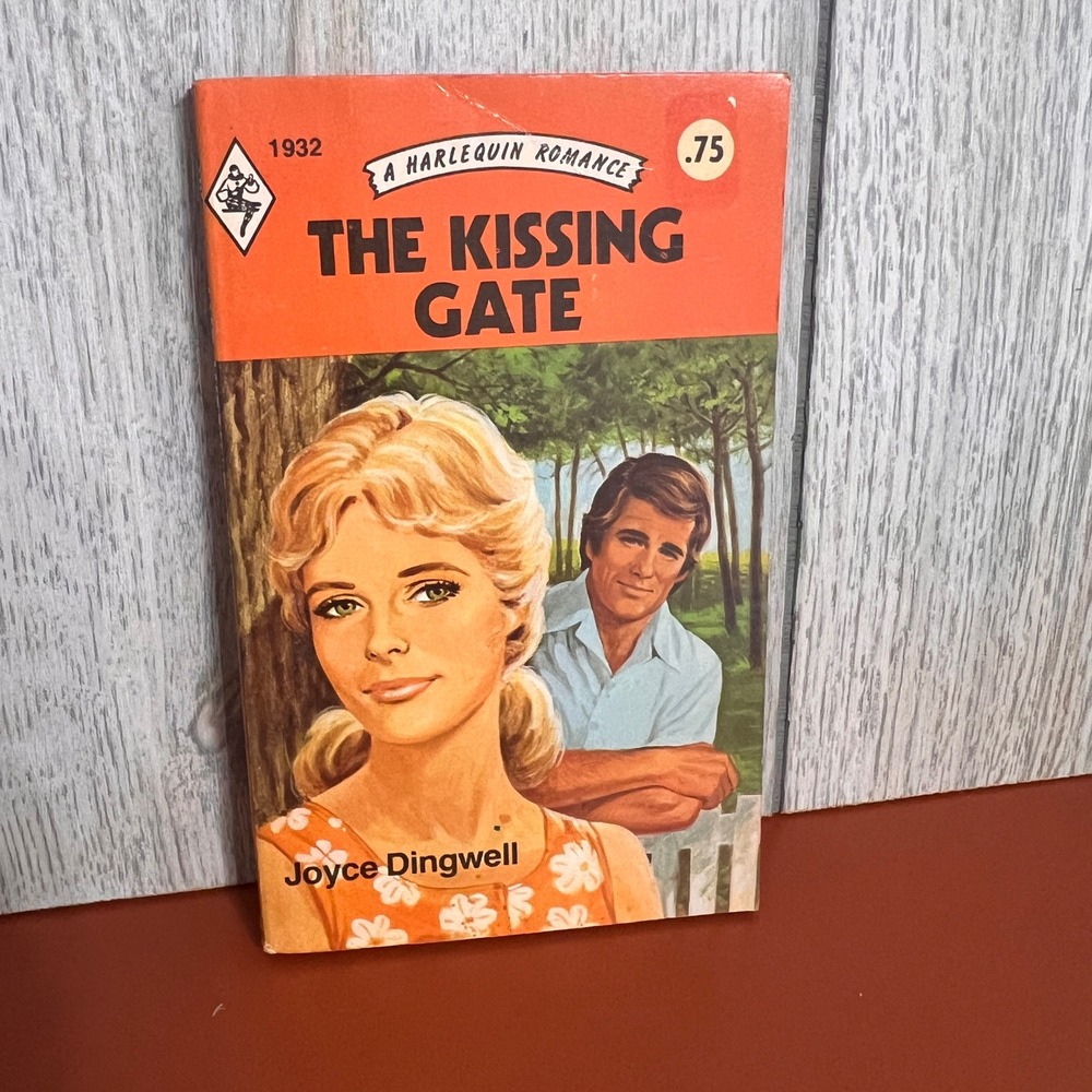 The Kissing Gate Joyce Dingwell‎ Harlequin Romance 1932 Vintage 1975 Paperback